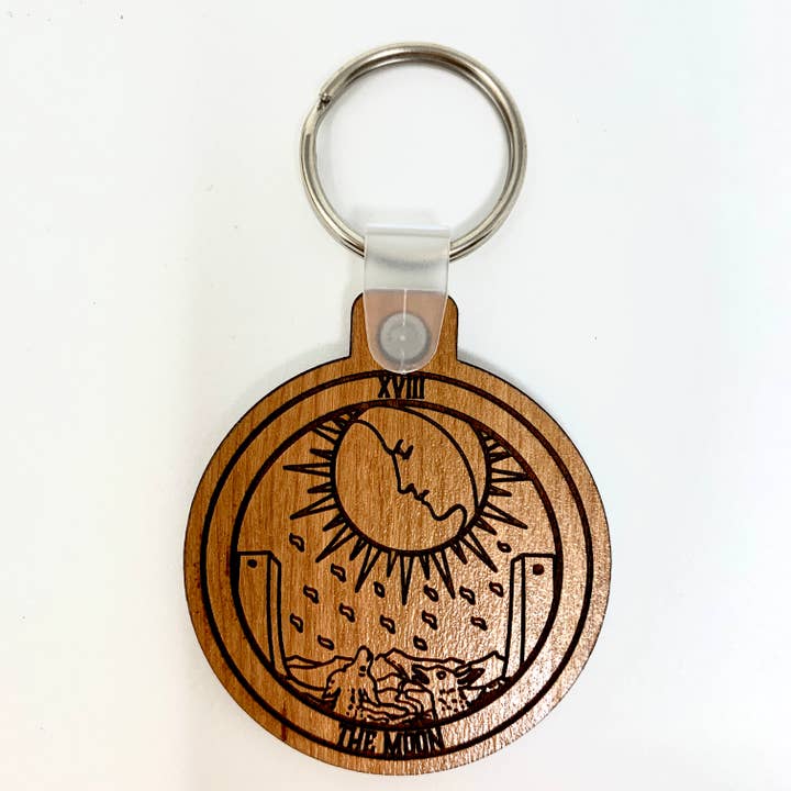 Insert Brand Here Shop – Engroshandel Nøglering - Unisex – NØGLERING - 18 Tarot - Månen - Træ nøglering Fob (Copy)