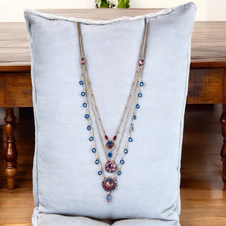 Colar longo feito à mão com cristais Orion e outras tendências em Compre pingentes ferramentas orixás B2B. Devoluções gratuitas e condições de pagamento a 60 dias na Faire na Faire.