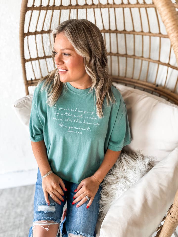 Wicker Road Boutique - Venta al por mayor Camiseta estampada - Mujer - Camiseta Colgando de un Hilo3