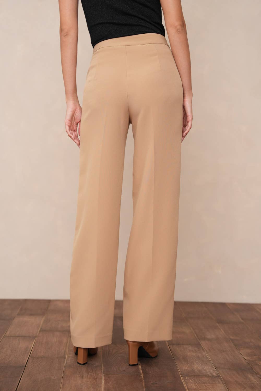 Attentif Paris - Wholesale Pants - Women's - [Signature] Long straight-cut pants33