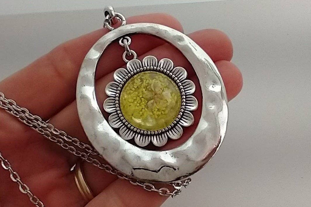 Piccadilly Pendants - Wholesale Pendant/Charm Necklace - Pressed Flower Statement Necklace, 6 Colors5