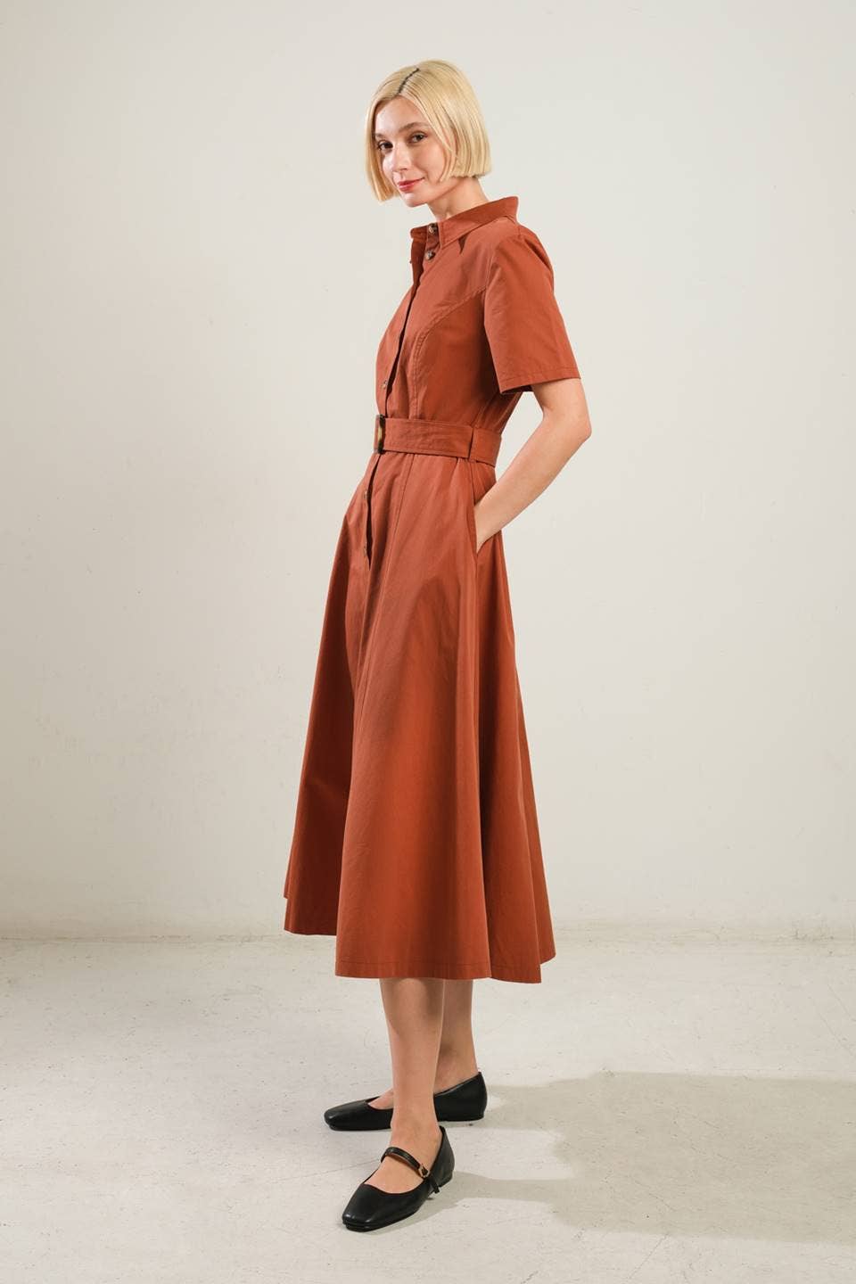 BACKSTEIN Ein festes gewebtes Midikleid - FD1025 FW für den Großhandel auf Faire2