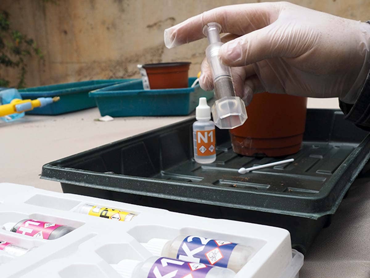 JARDIN Y NATURA OUTDOOR & GARDEN PRODUCTS SL - Vente Outil de jardinage - Kit d'analyse du sol - SOIL LAB3