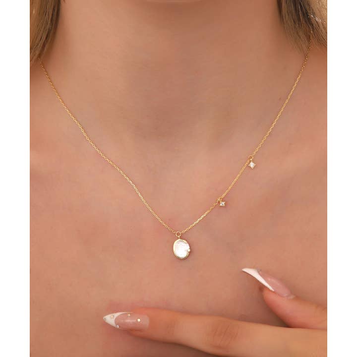 AVENS – Colar pingente/pendente por atacado – Colar com Pendente Oval em Ouro 18k com Estrelas