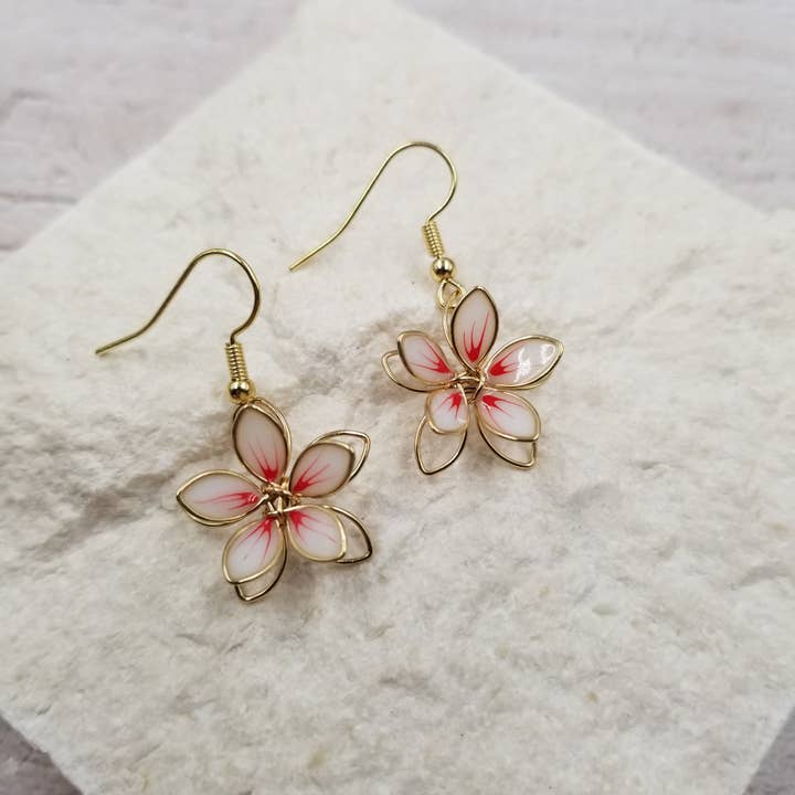 Treasure Wholesale - Wholesale Dangle Earrings - 3d Hollow Flower Earrings