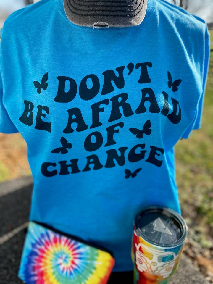 Var inte rädd för förändring fjäril Sublimated Tee för wholesale av Neat Creations