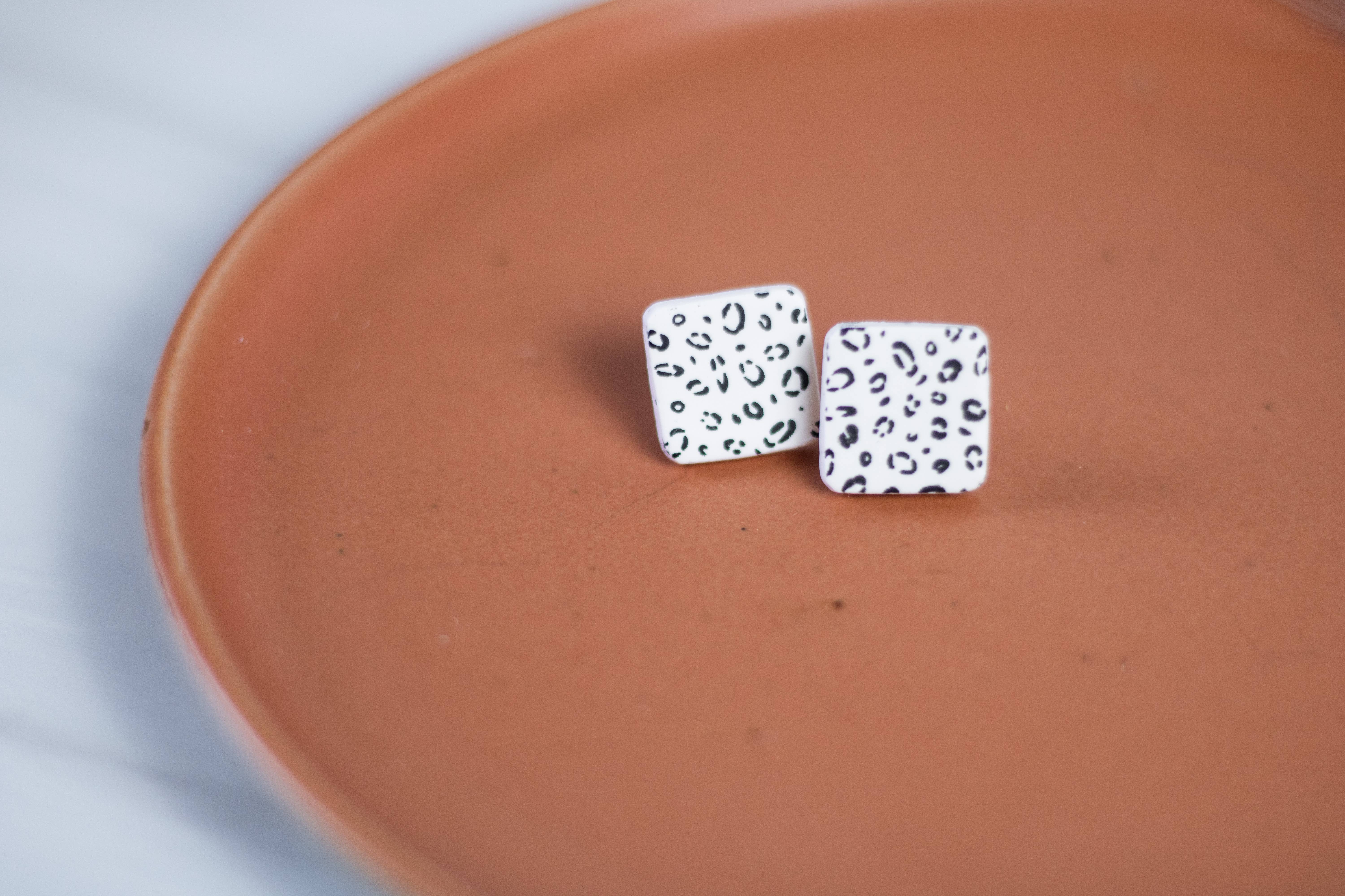 EJ Clay Co - Wholesale Jewelry Set - White Cheetah Collection3