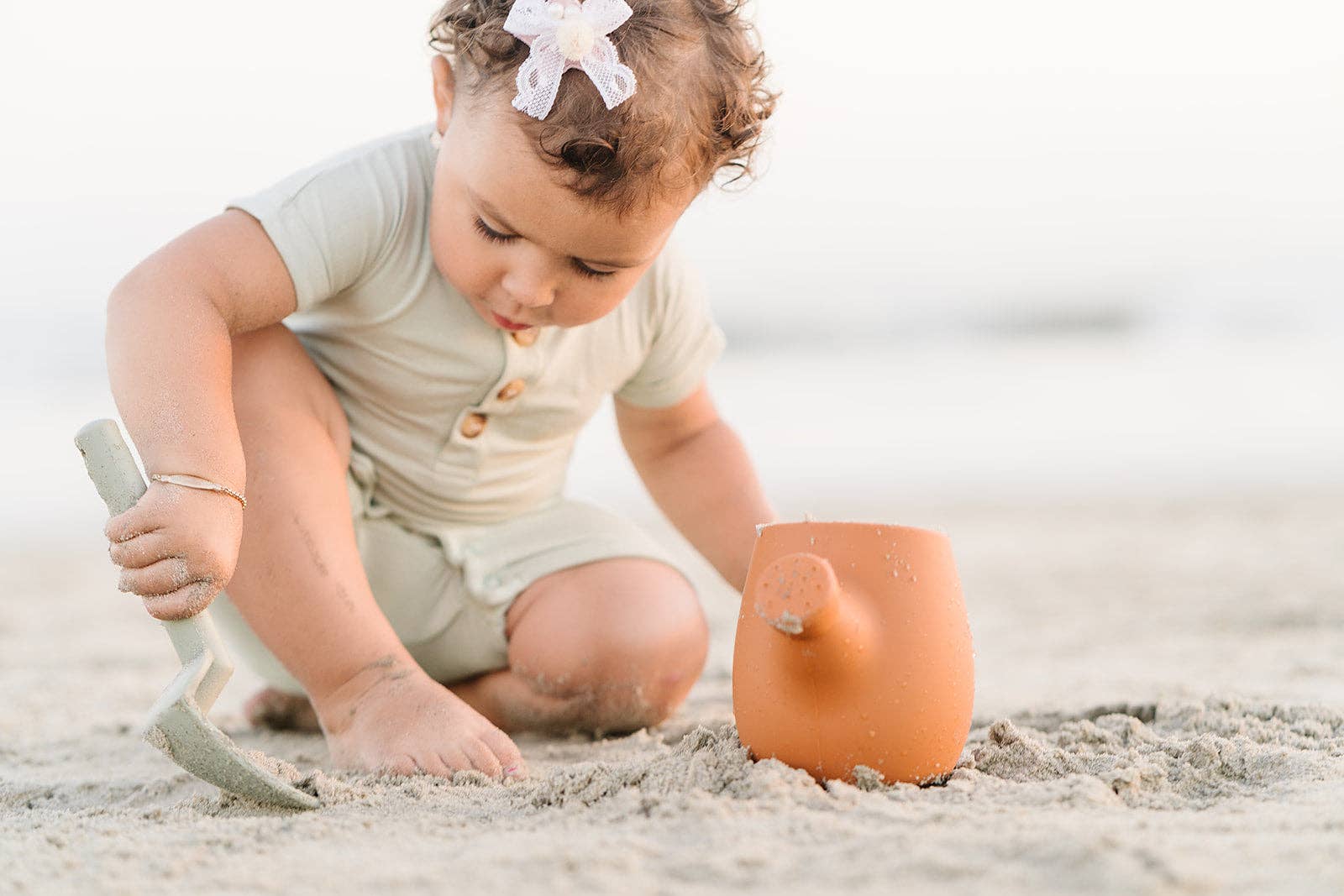 Marlowe & Co - Wholesale Toy Set - Kids - Terracotta Silicone Garden Set 8