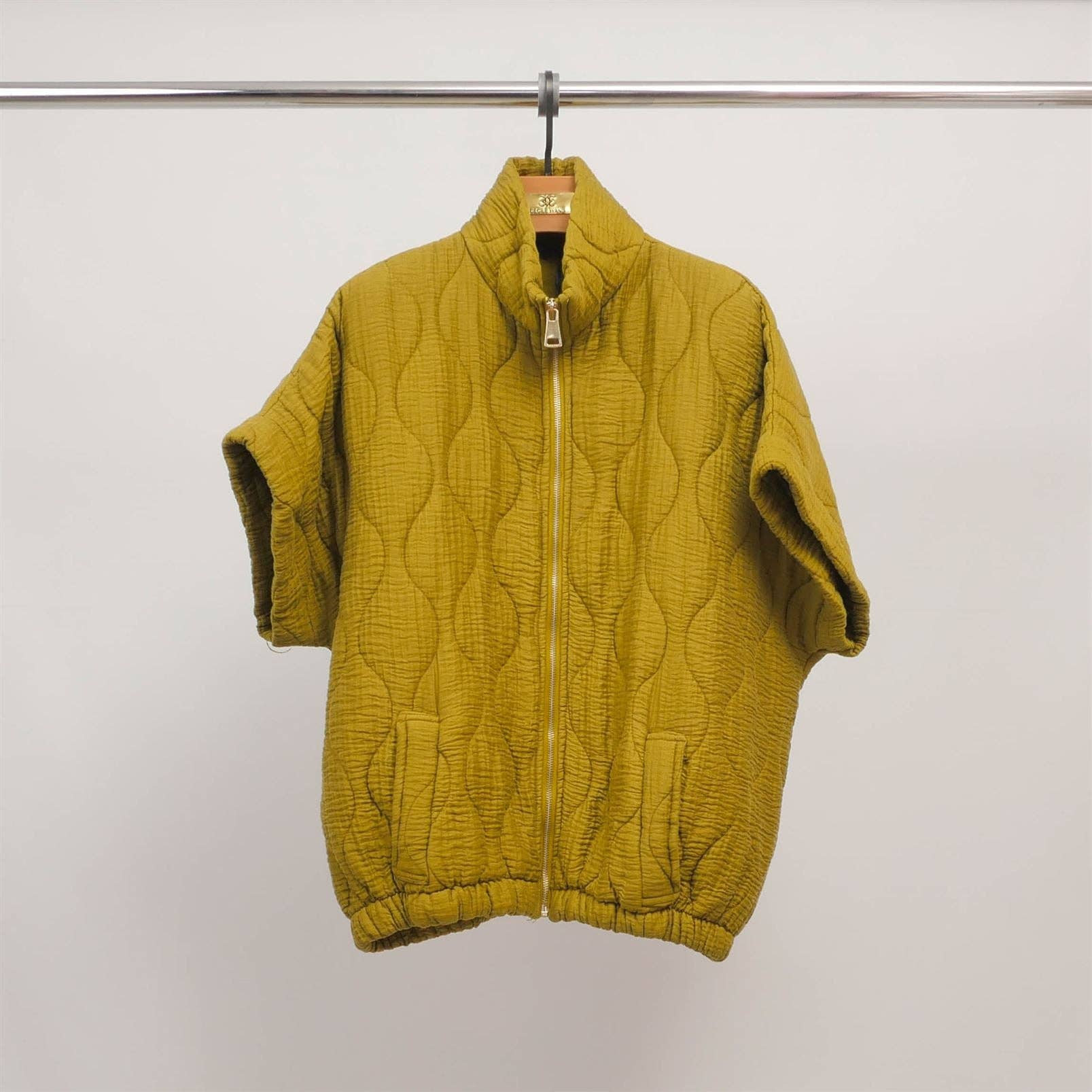 Cecile Wang - Venta al por mayor Chaqueta - Mujer - Chaqueta acolchada de manga corta con cremallera DB146795