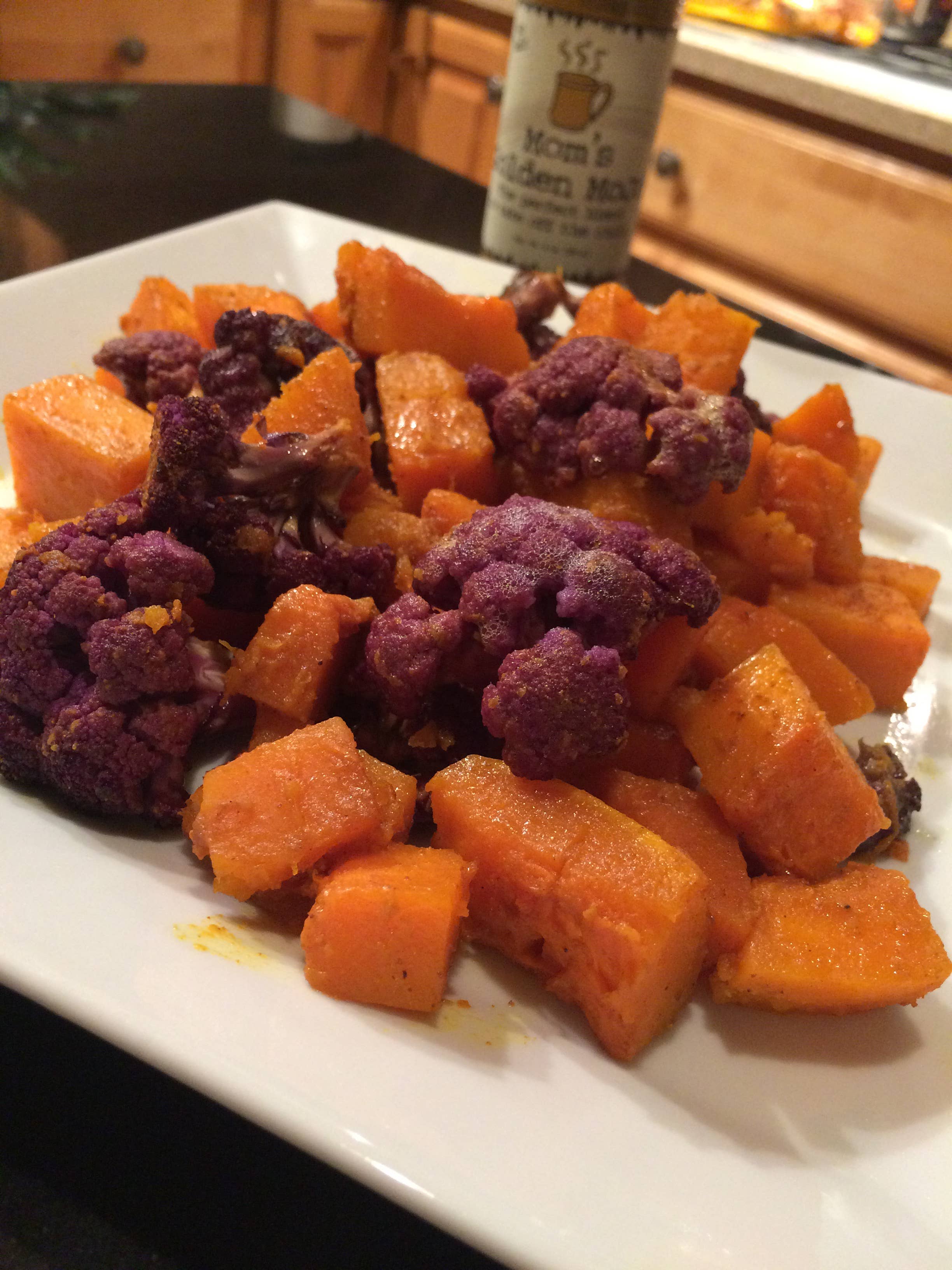 Mom's Gourmet LLC - Wholesale Dried Spice Mix - Gallopin' Gourmet Shake2