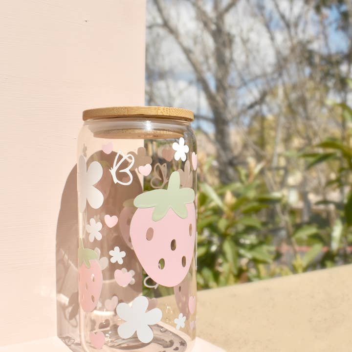 Glazen beker met aardbei | Koffiekop van 16 oz | Cadeau voor haar voor wholesale door Snowbelshop