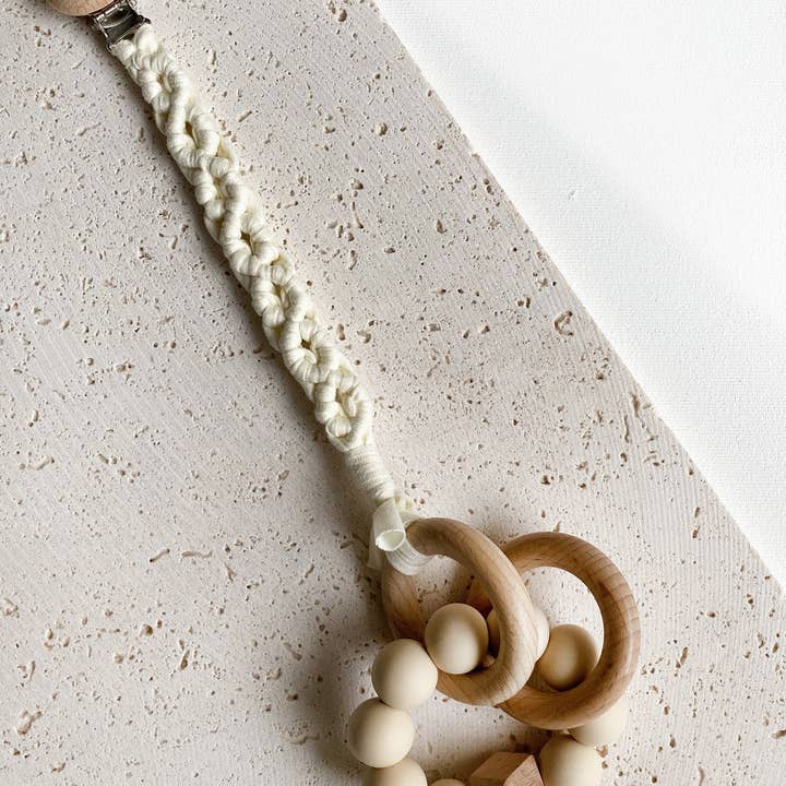 UNIQUE LOVE Design - Wholesale Pacifier Clip - Baby - Pacifier holder macrame - off white2