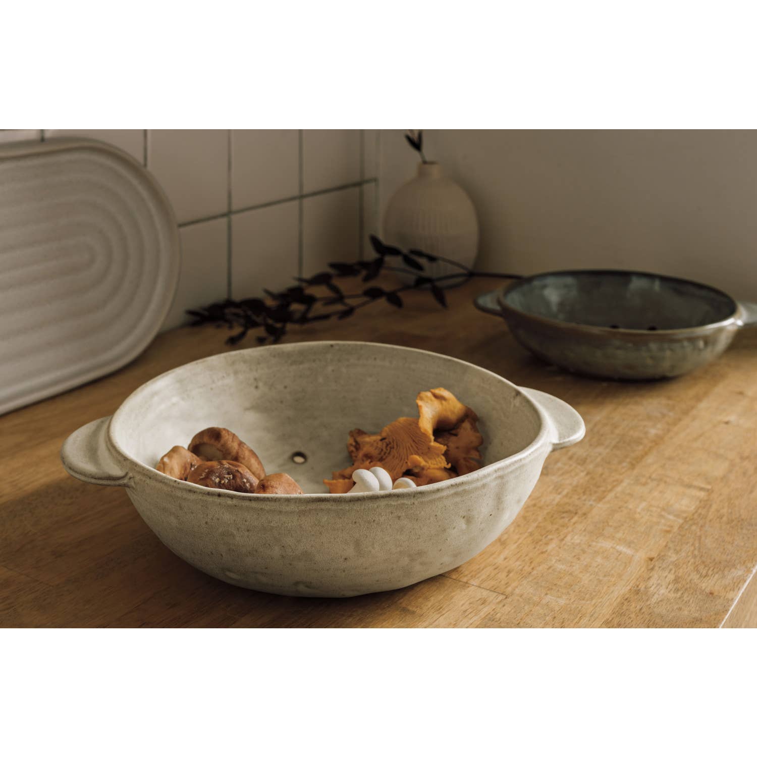 Danica Heirloom - Wholesale Serve Bowl - Ivory Stoneware Fruit Bowl 9 inch1