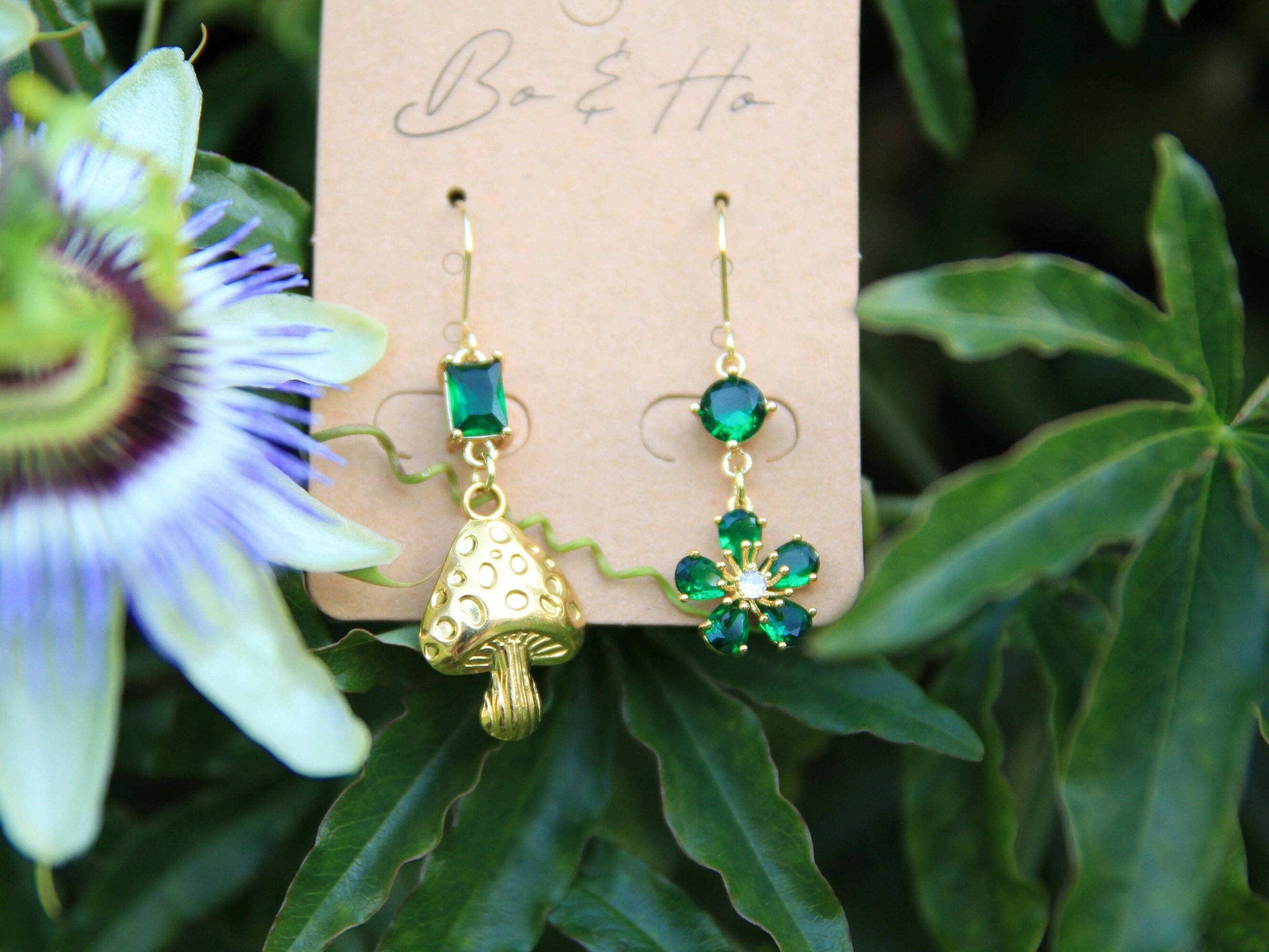 Bo and Ho - Wholesale Dangle earrings - Emerald Green Gold Mushroom and Flower Earrings3