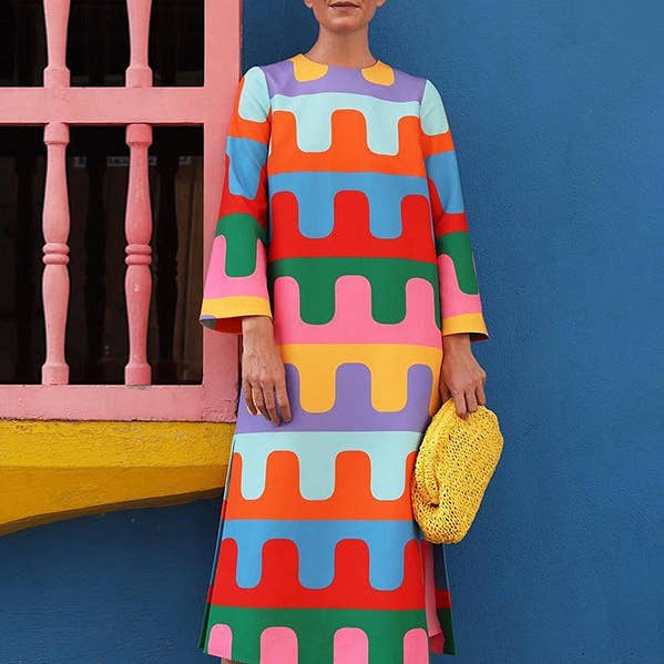 vestido midi holgado con cuello redondo y mangas largas con aberturas laterales estampadas para venta al por mayor de UZ Wholesale Store