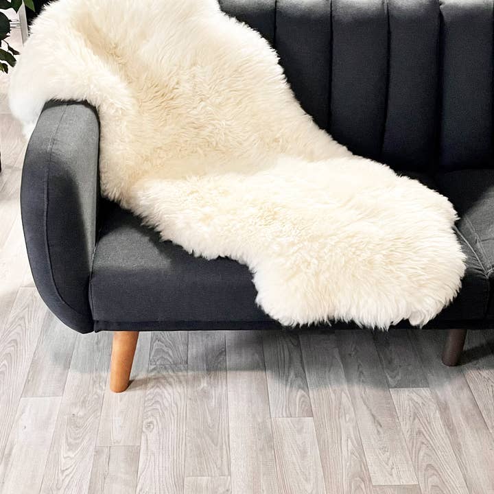 Rodeo - Wholesale Area Rug - Genuine Sheep Skin Rug 7