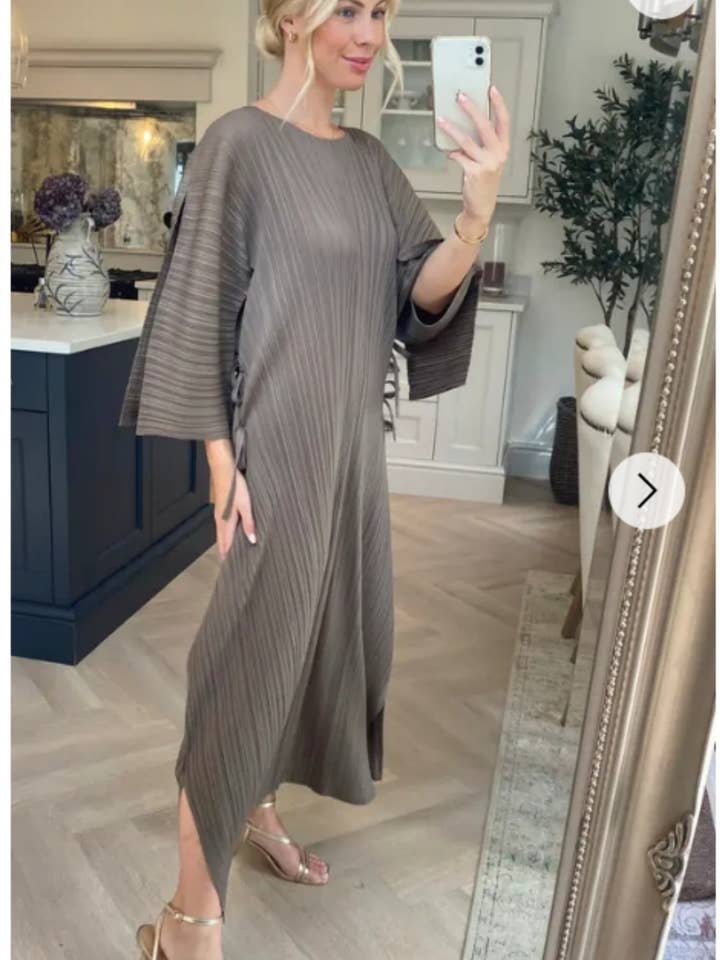 CY FASHION. LONDON – wholesale Dress – Women's – Full Length Pleated maxi dress with cap sleeves in Moka3