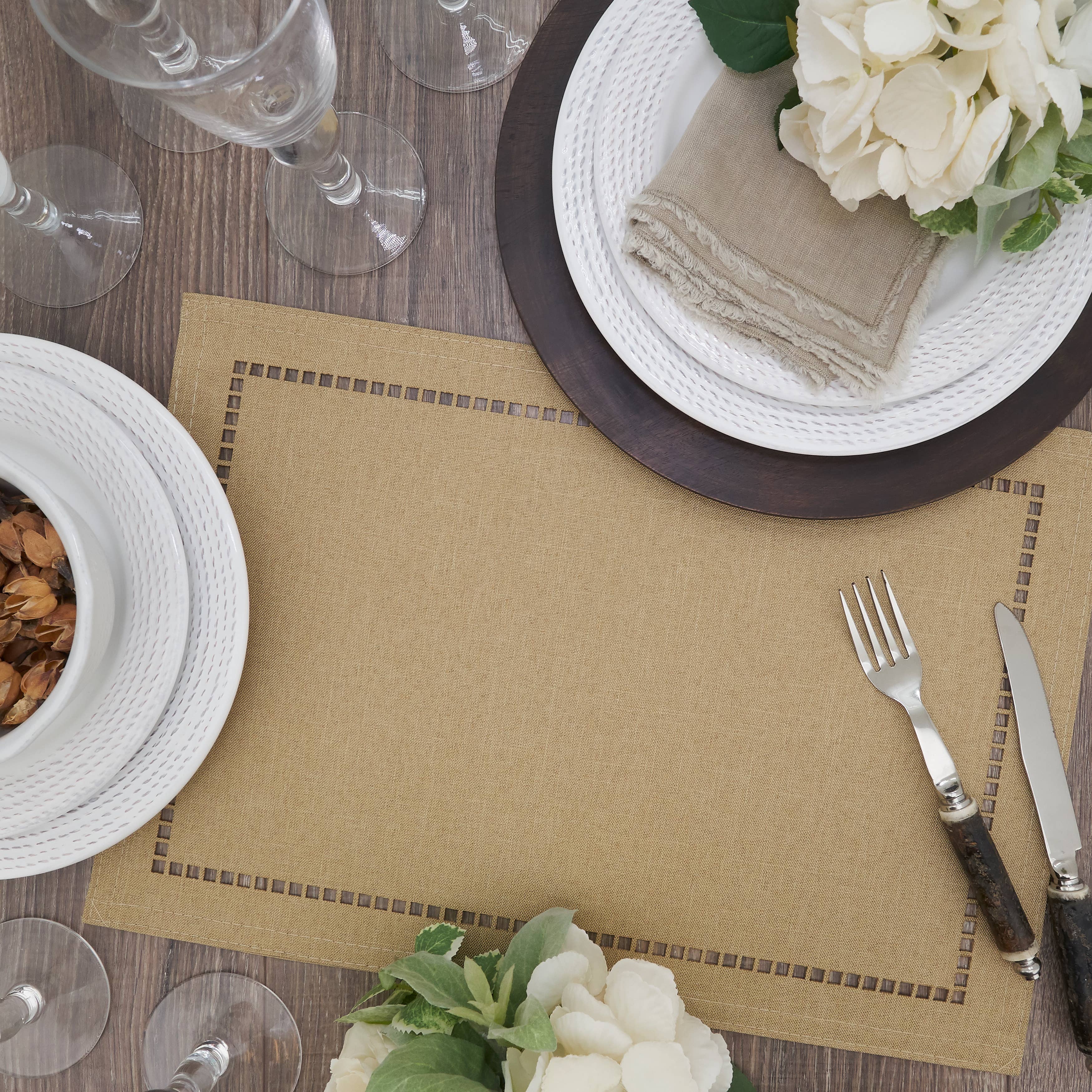 Saro Lifestyle - Wholesale Placemat - Laser-Cut Hemstitch Placemat17
