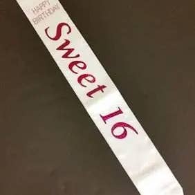 White Sweet 16 Sash voor wholesale door Party Expo, LLC