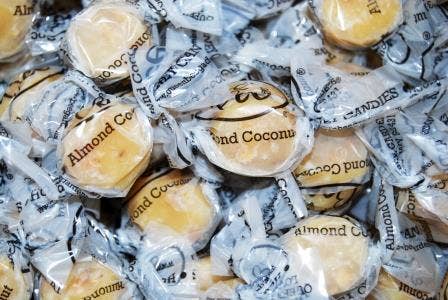 Queen Bee Gardens - Vente Caramels - Caramels au miel de noix de coco aux amandes2