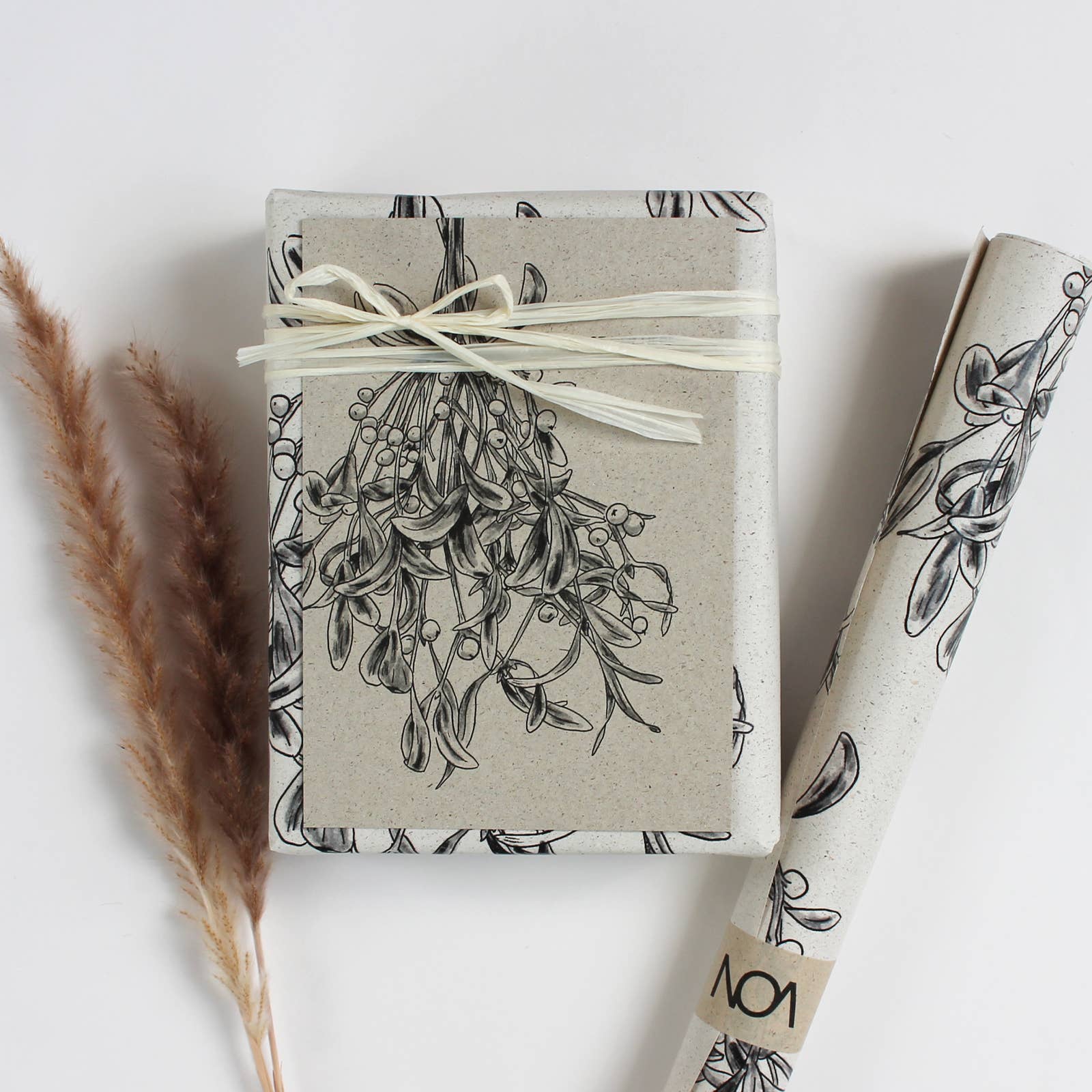 NOA Papeterie - Wholesale Wrapping Paper Roll - Gift wrap roll made of grass paper, length: 300cm, mistletoe2