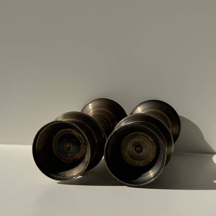 Office Objets - Wholesale Vase - Pair of two small engraved metal vases H15.5 D6.56