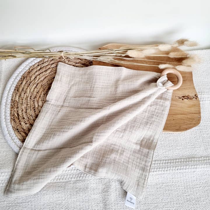Rammelaartje - Wholesale Tea Towel - Cuddle cloth with beech teether - Sand