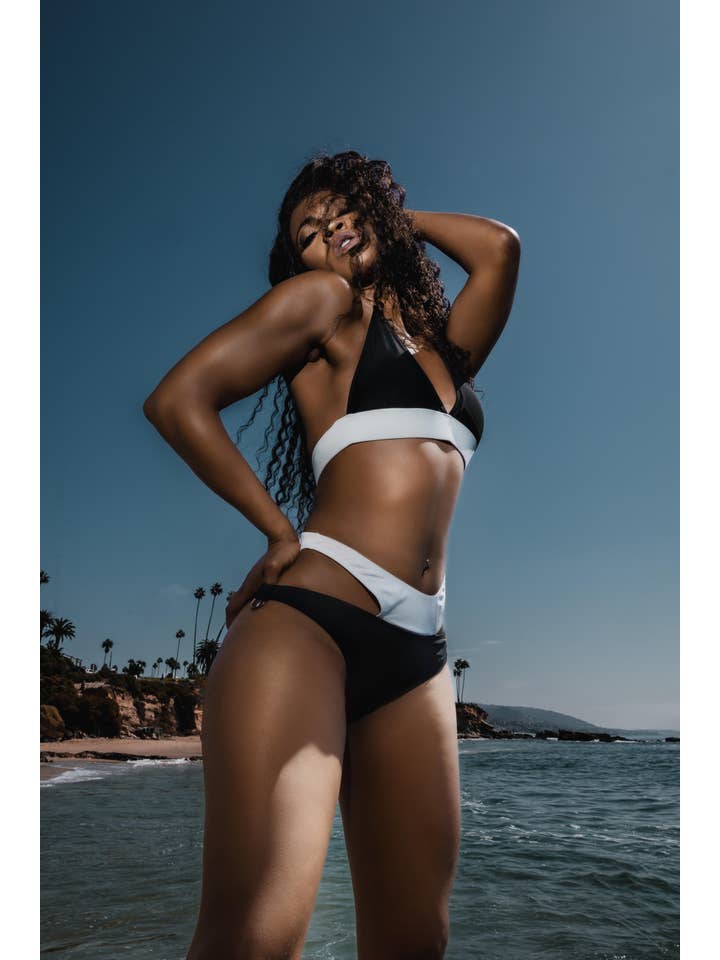 Bellaria LLC – wholesale Tvådelad baddräkt - Dam – Jackie O Bikini