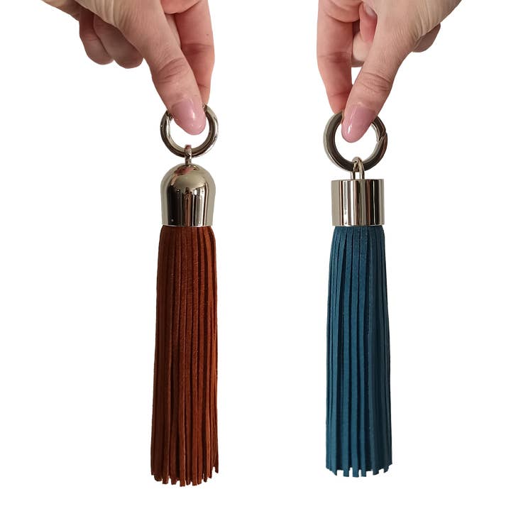 Decorative leather tassel for wholesale by maroquineriedefranceperrine