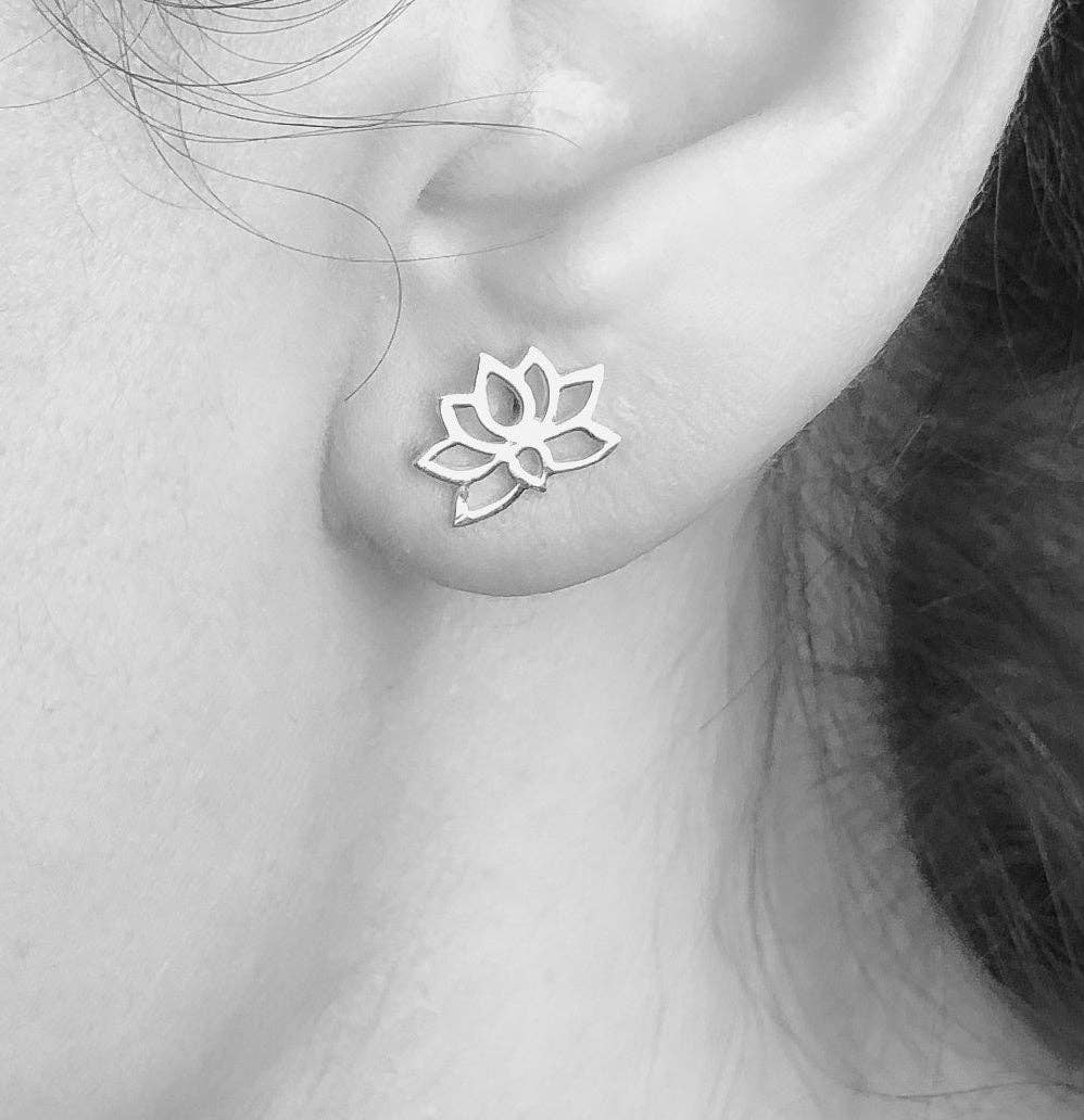 MadamLili – wholesale Stud/post earrings – Mini 925 Sterling Silver Lotus Stud Earrings — EHR925-1191