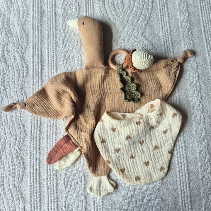 Rammelaartje - Wholesale Handheld Rattle - Baby - Handmade crochet rattle - Acorn Autumn3