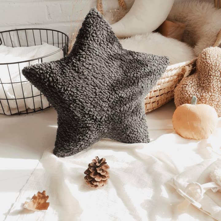 The Butter Flying – wholesale Pillow/cushion – Child & baby – Star-shaped pillow - 5 color choices3