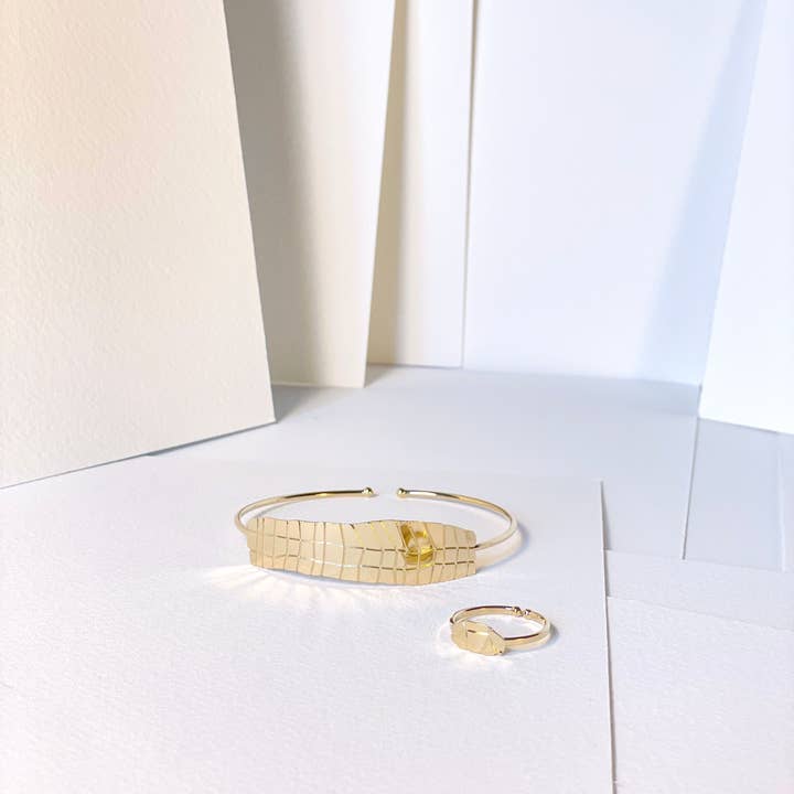 Titlee - Wholesale Band/Stacked Ring - WOODSIDE tree bark ring1