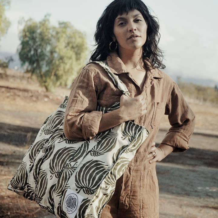 Real Fun, Wow! - Wholesale Beach Bag - 'Reaching For Light’ Beach Bag