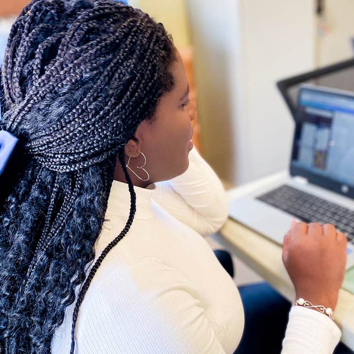 Alegria Accessories Inc. - Wholesale Hoop Earrings - Sweetheart small hoops2