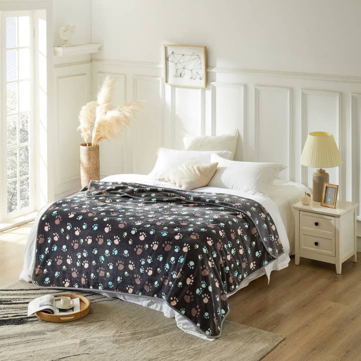 Soft & Cozy Paw Print Plush Fleece Bed Throw Blanket for wholesale by Allisandro