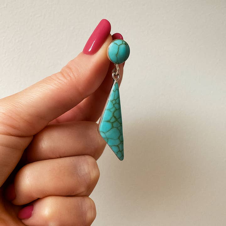 Zilveren & Gereconstrueerde Turkoois Driehoekige Oorbellen voor wholesale door De Mexico