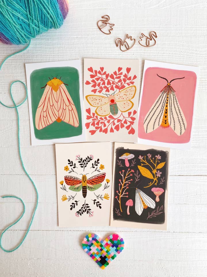 Moth Postcard Pack - 10 vykort för wholesale av Dream Folk Studio