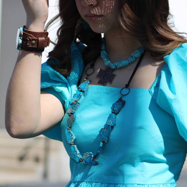 The Jewelry Junkie - Wholesale Beaded/Pearl Necklace - Turquoise Regalite Slab Necklace with Leather Ties 229h5