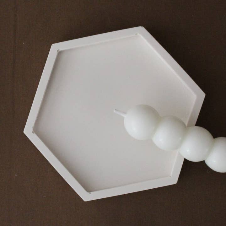 Plateau hexagonal, plateau en jesmonite, plateau à bibelots, plateau à bijoux pour la vente par Aguas Claras Organics