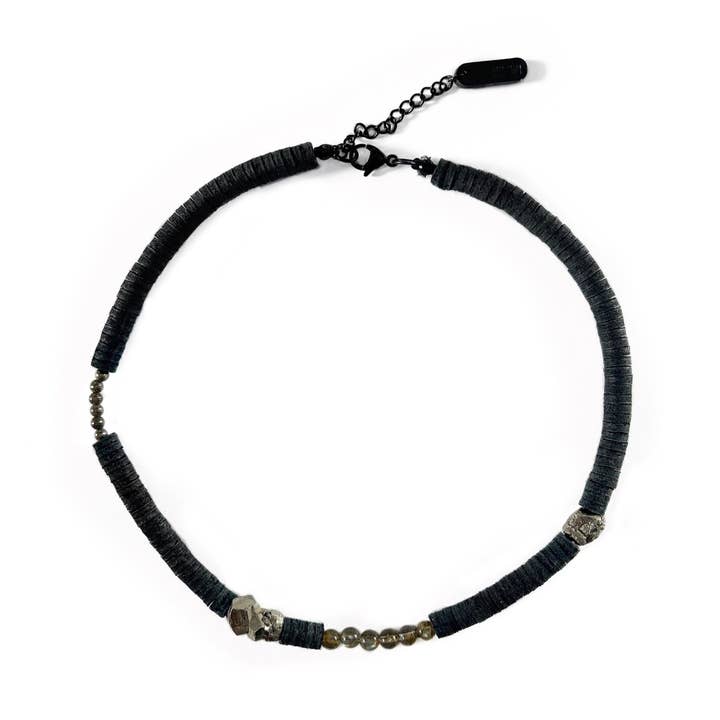 Collier Ras-du-Cou en Cuir avec Pyrite et Labradorite N019 pour la vente par WAIWAI