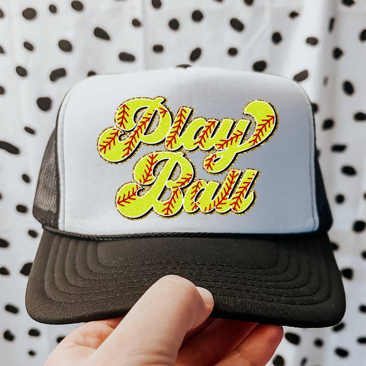 Trucker-Hut aus Chenille-Patch mit Spielball, Softball-Muster für den Großhandel von ZZ Threadz