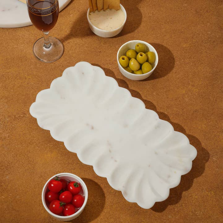 Tiramisu - Wholesale Platter - Scalloped Elegance Marble Platter