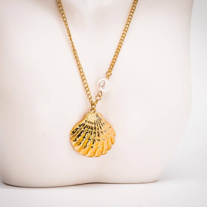 Life at sea pendant necklace for wholesale by Morana