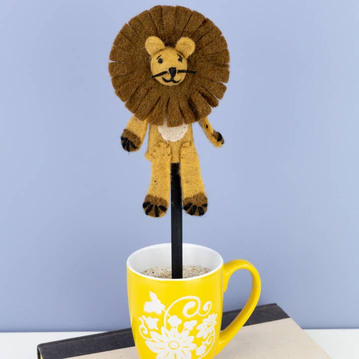dZi Handmade - Wholesale Ornament - Leo Lion Wild Woolie1