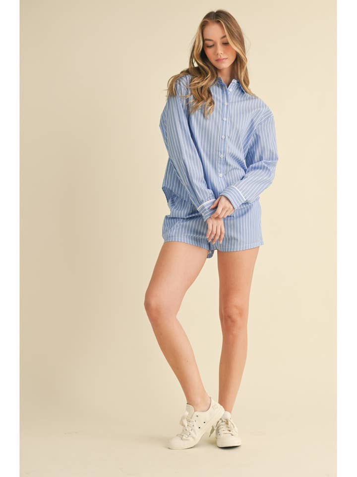 SET PIGIAMA A RIGHE ABBOTTONATE A MANICHE LUNGHE per la vendita all'ingrosso da parte di Camellia