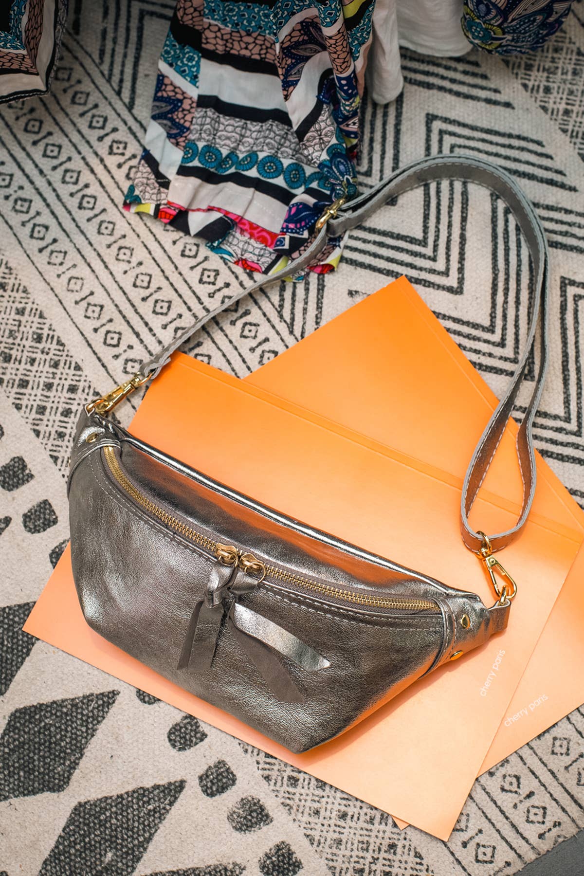 Cherry Paris - Wholesale Belt Bag - Women's - NELLY METAL Bag - 40610