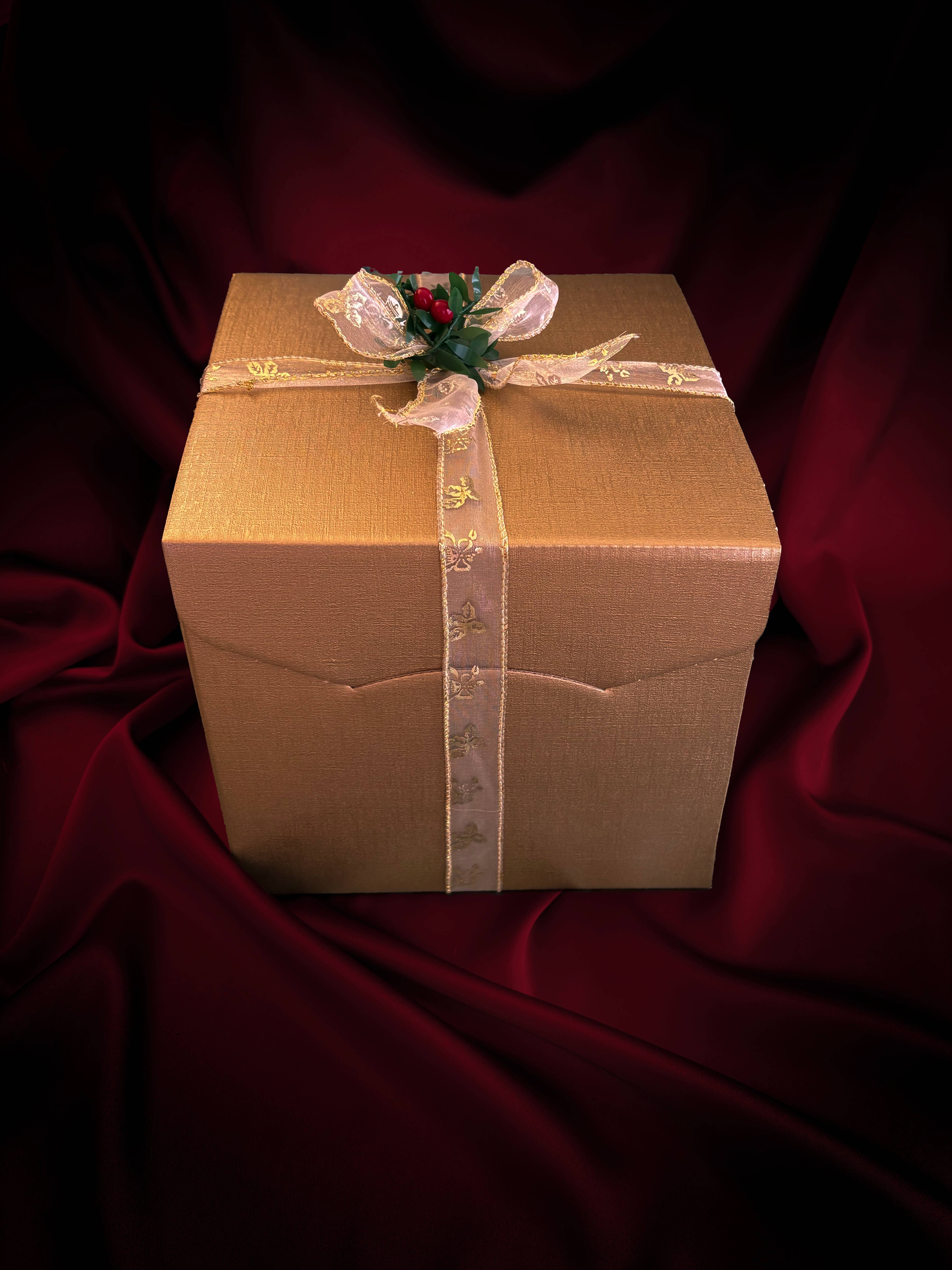 DONNA ELVIRA dolceria di Roccasalva Elvira - Wholesale Gift Box - Gold Christmas Gift Box