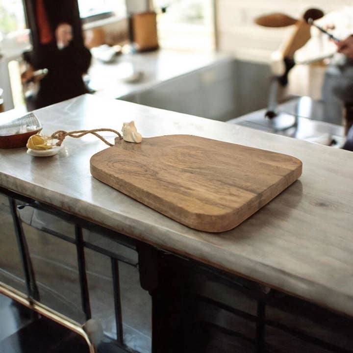 Geko Products - Wholesale Cutting Board - Large Mango Wood Chopping Board with Ceramic Chicken Head4