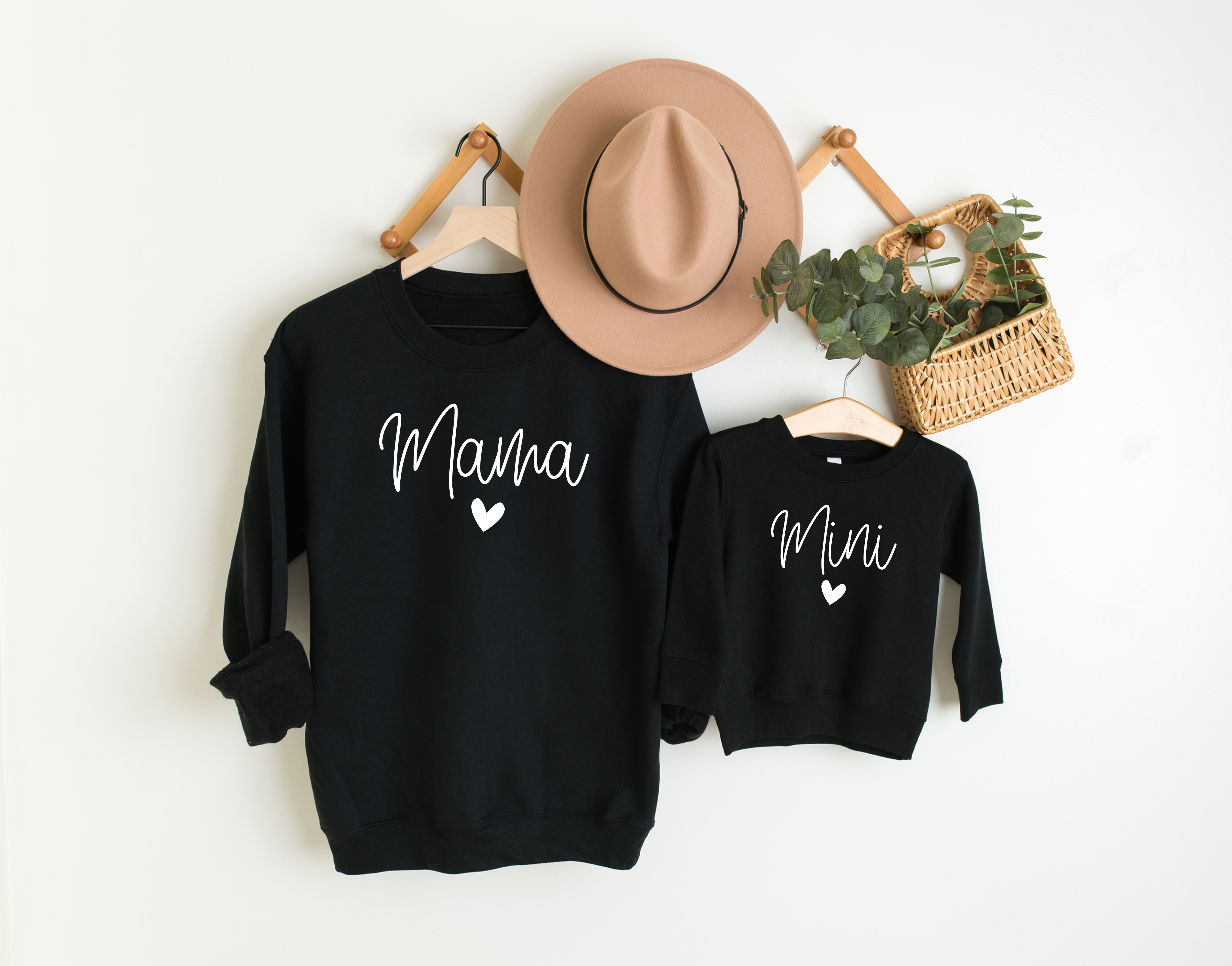 Llum del Sol – wholesale Mommy & me-set – Mama & mini matchande retrohjärtetröjset1